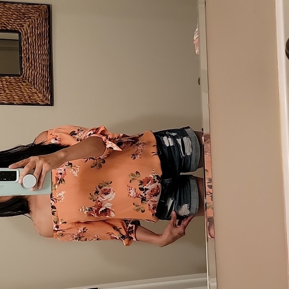 Off The Shoulder Blouse - Picture 3 of 4